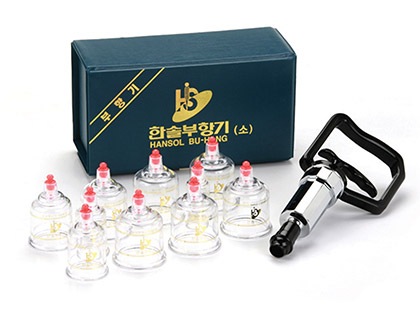 Cupping set with vacuum pump